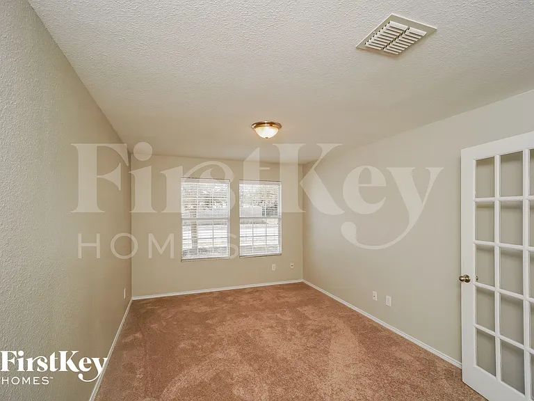 8027 Saratoga Knl — Photo 12