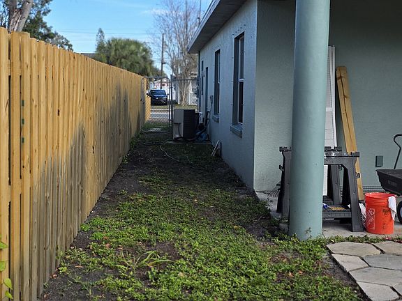 5th image of 2144 16th Ave S