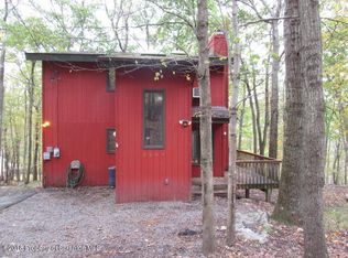 2358 Southport Dr, Bushkill, PA 18324