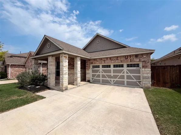 401 Fort William St #33, Hutto, TX 78634