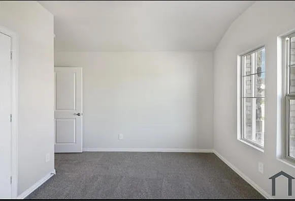 807 Easthill Dr — Photo 10