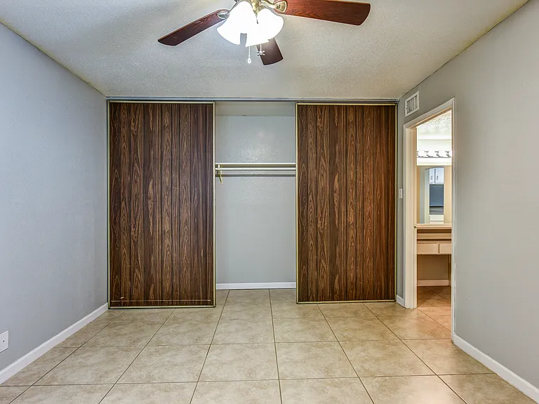 Heather Apartments — Photo 15