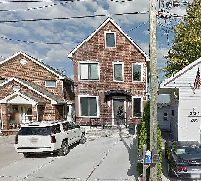 1st image of 2124 Park Cir