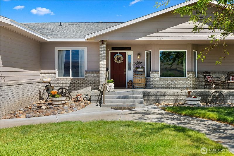 3rd image of 26619 Road U SW