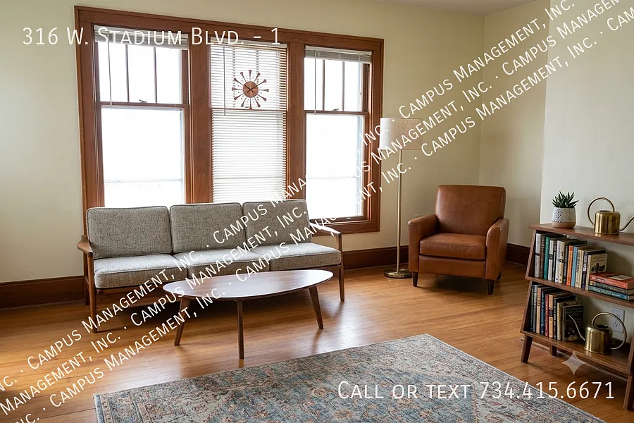 3 BR House - Half a block to the Big House! — Photo 4