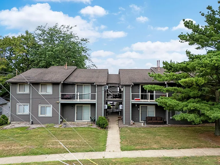 162 S Portage St — Photo 1