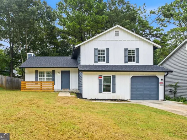 917 Lake Watch Dr, Stone Mountain, GA 30088