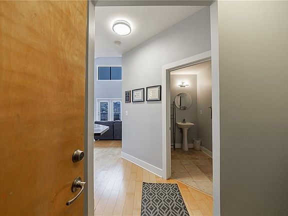 4th image of 799 Hammond Dr Unit 423