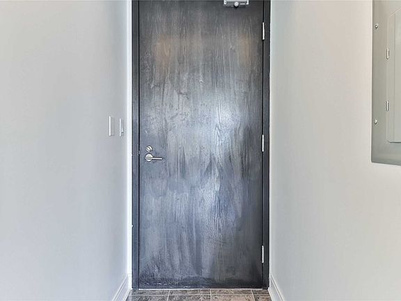 2nd image of 18 Yorkville Ave Unit 1506