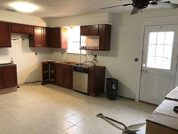 4th image of 323 Earlywood Way