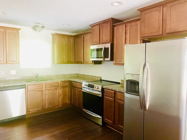 533 Hobkirks Pl — Photo 3