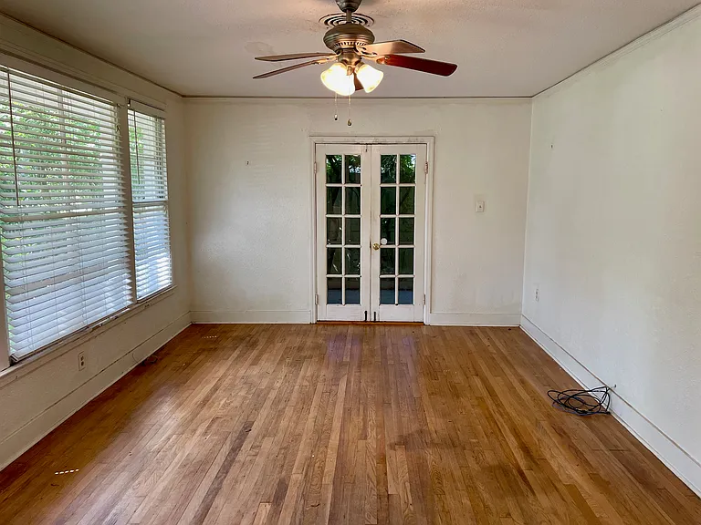 1530 Goldenrod Ave — Photo 3