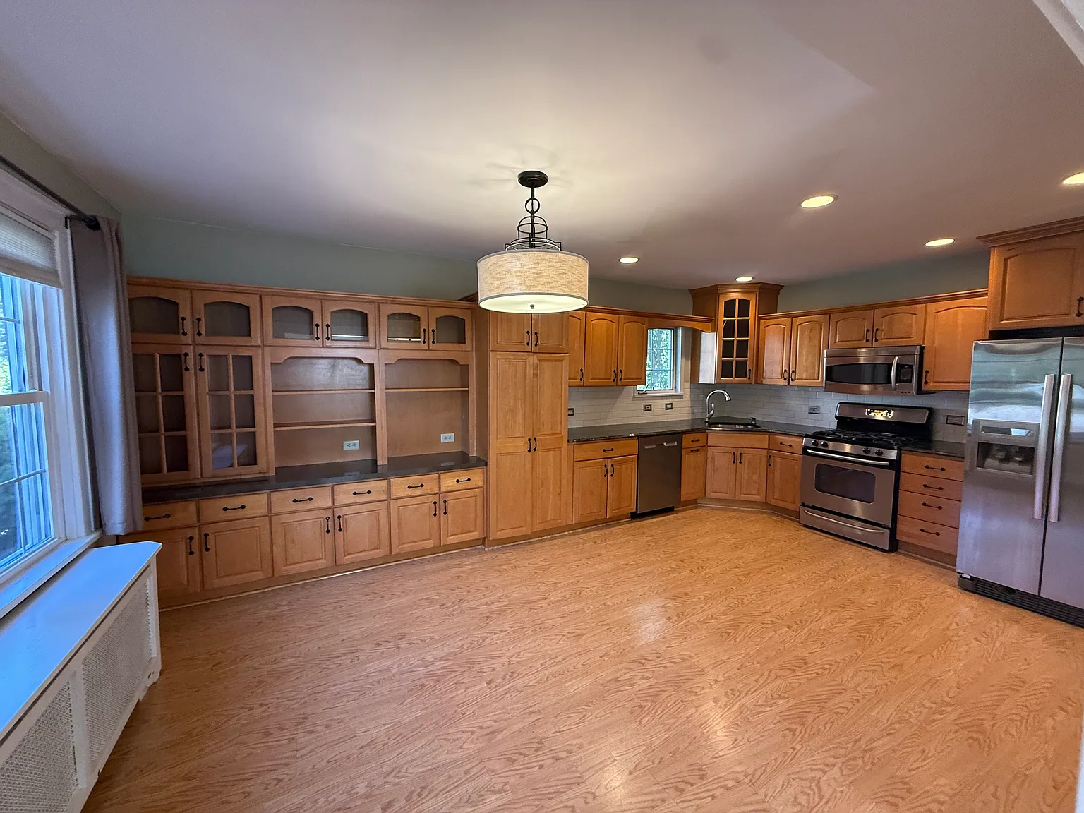 3 bed, 2.5 bath, 1812 sqft, $3,000 — Photo 3