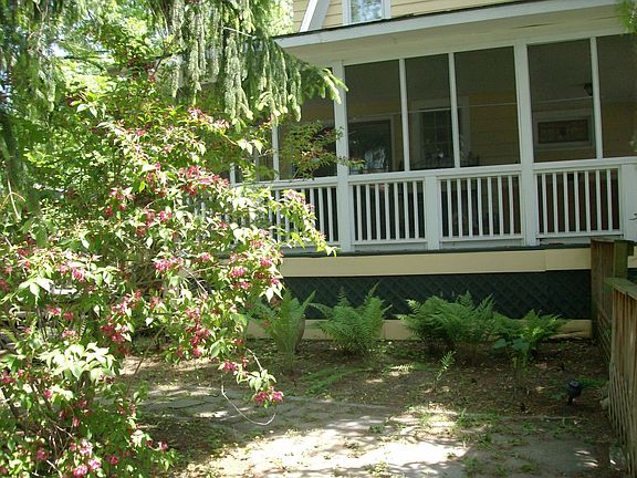 Porch view / Plum Street 