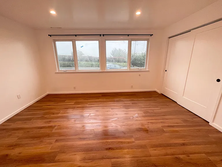 Bedroom 4 (2nd Primary)