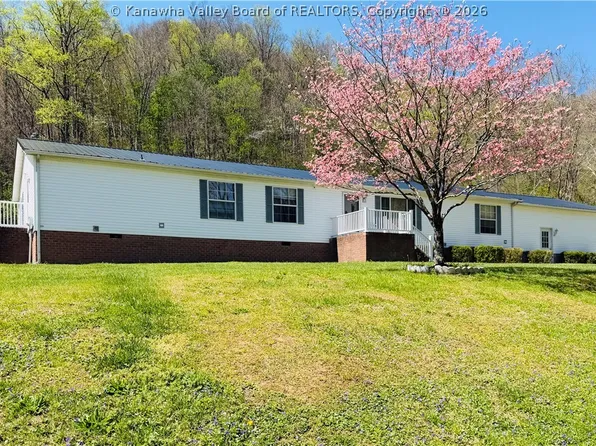 1 Sugarcamp Rd, Hugheston, WV 25110