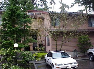 19119 Ballinger Way NE APT 103, Lake Forest Park, WA 98155
