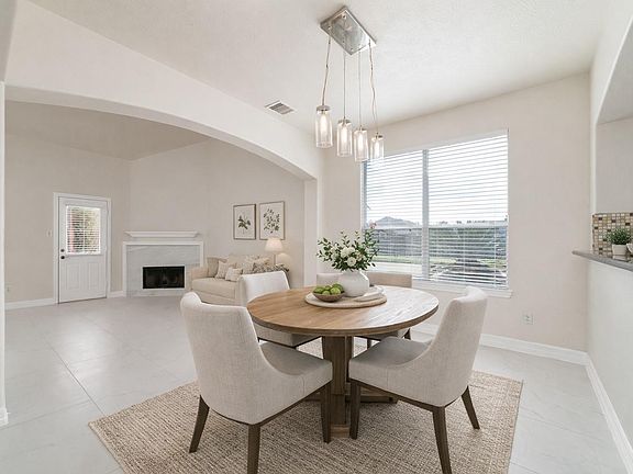 5th image of 3947 Oak Plank Rd