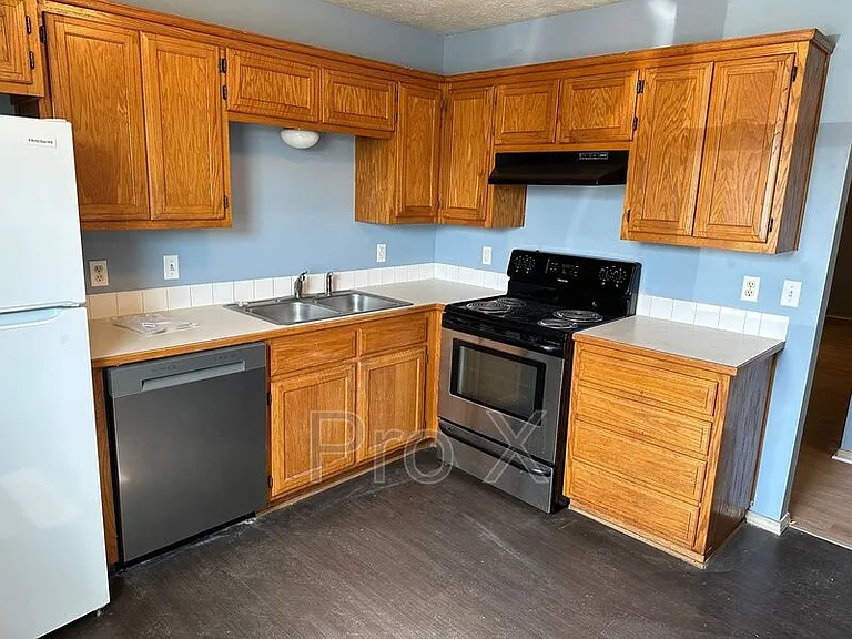 121 Elm St #2-1-4 — Photo 4