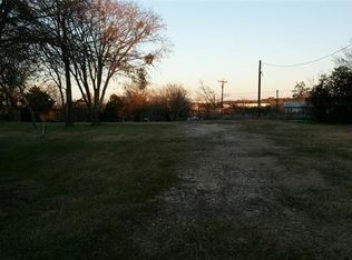 1421 S Briaroaks Rd, Cleburne, TX 76031