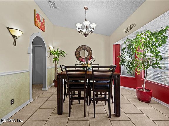 5th image of 13061 VIBURNUM Drive S