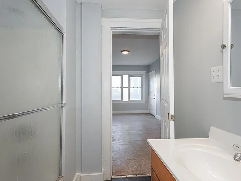 1910 Corning Ave #1 — Photo 16
