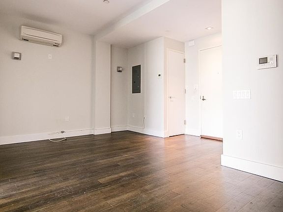 3rd image of 146 Meserole St #2FFAVV