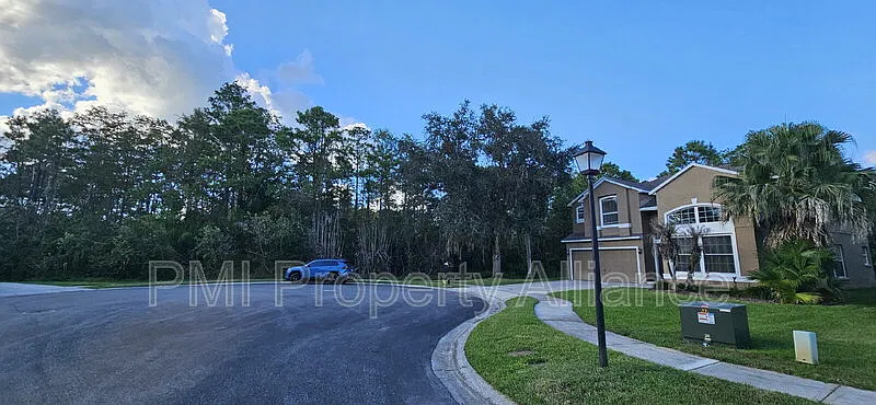 4 bed, 2.5 bath, 1880 sqft, $2,745 — Photo 3