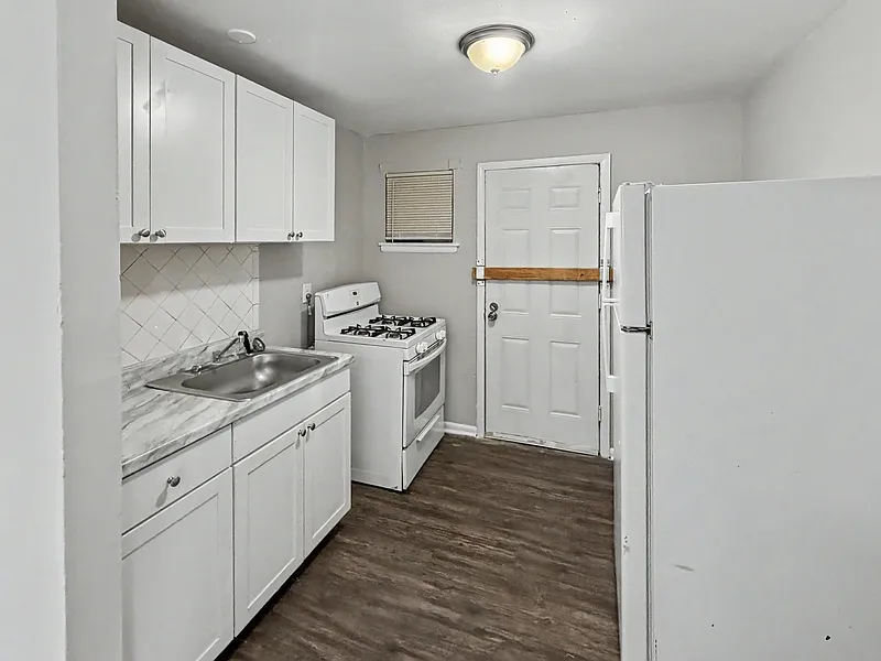 2 bed, 1.0 bath, 700 sqft, $675 — Photo 4