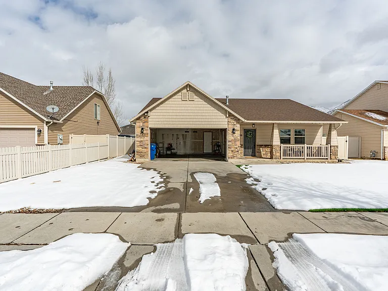 120 N Century Dr — Photo 34