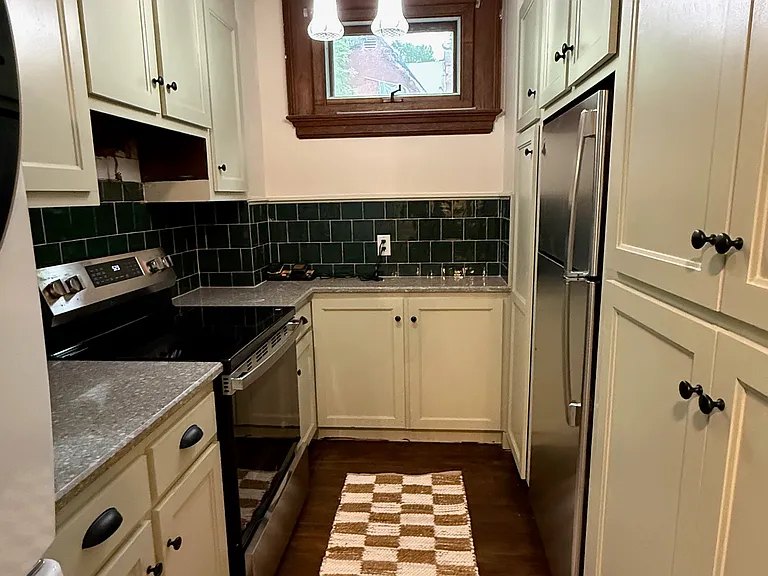 138 Walker St — Photo 5