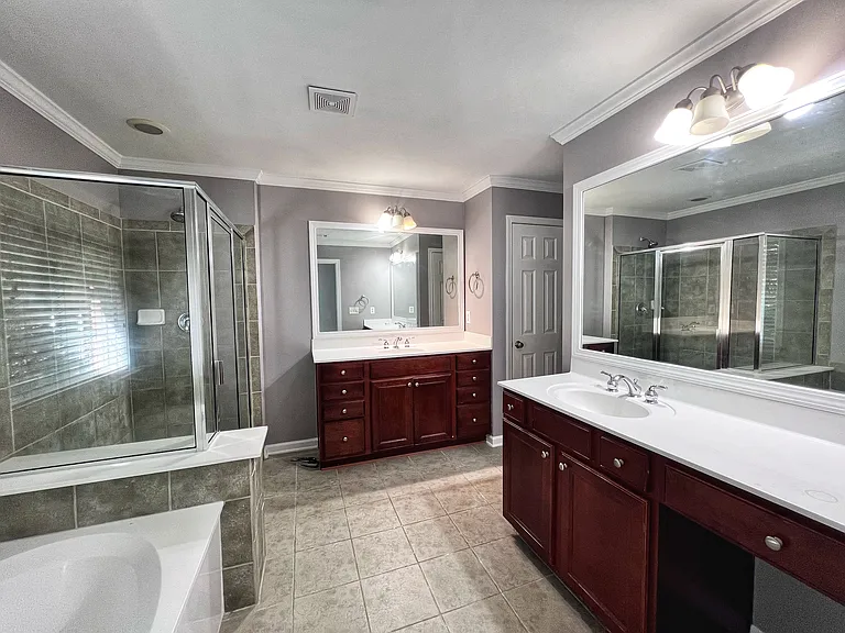 2800 Loftview Sq — Photo 11