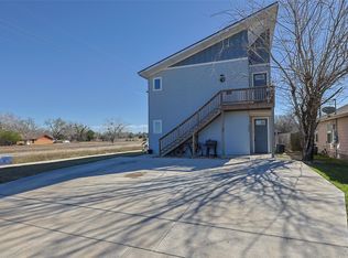 1300 Hausman Dr, Lockhart, TX 78644