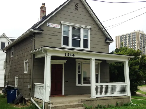 1344 Wilmot Ct, Ann Arbor, MI 48104