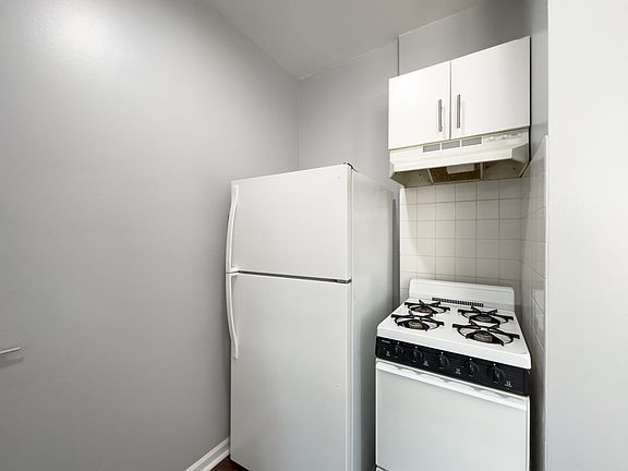 4th image of 4241 N Kenmore Ave #D503