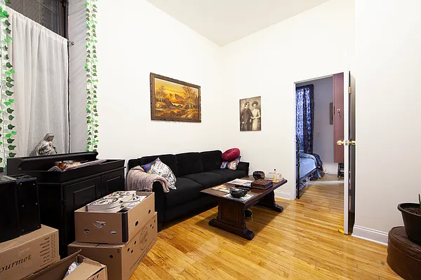 Rented by R New York | media 2