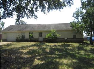 704 1st St NW, Magee, MS 39111