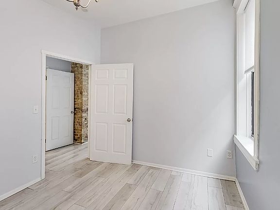 4th image of 1414 N Noble St #11242346