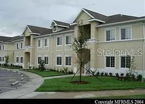 3 bed, 2.0 bath, 1151 sqft, $2,629 — Photo 2