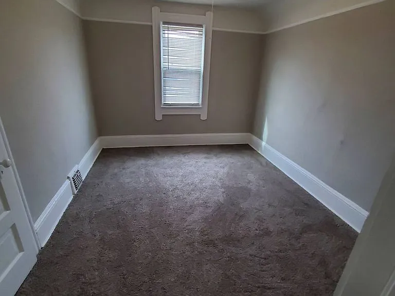 4216 Clybourne Ave — Photo 16