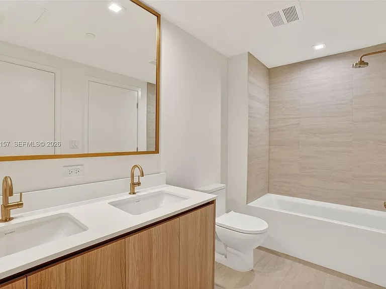 77 SE 5th St #2705 — Photo 13