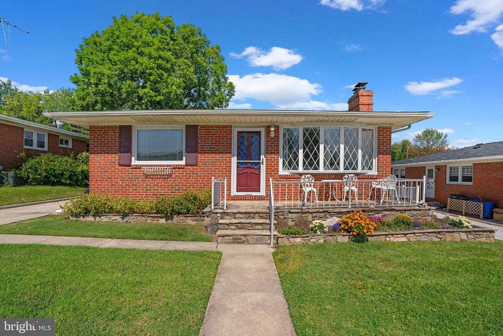 1221 Berkwood Rd, Baltimore, MD 21237