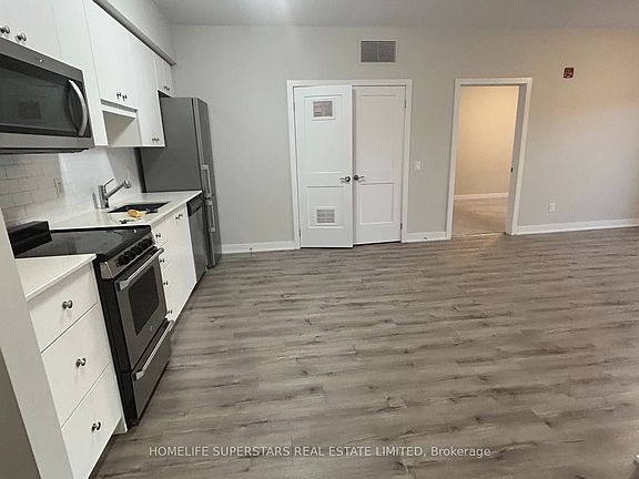 5th image of 110 Fergus Ave #337