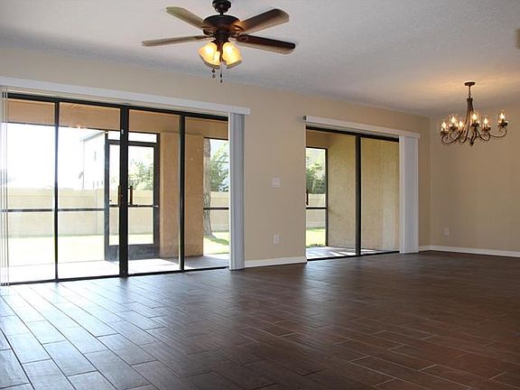 3rd image of 8382 Sandpoint Blvd