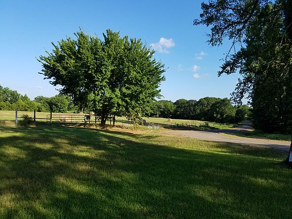 3rd image of 400 County Road 3608