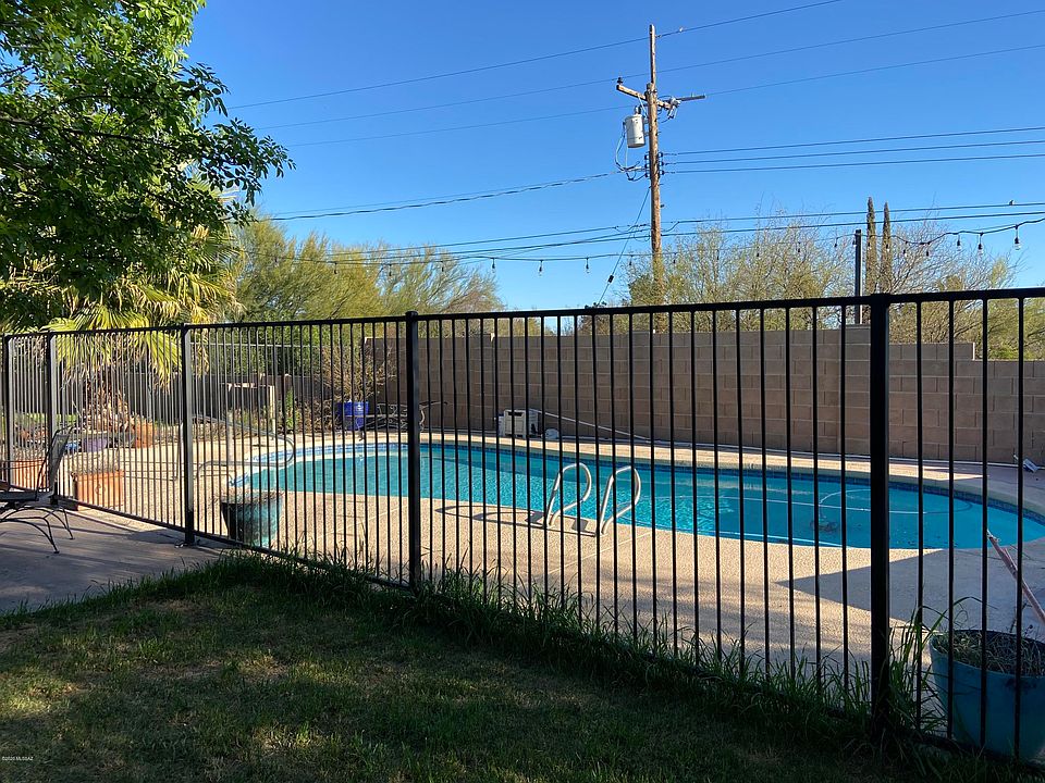 1st image of 951 W Giaconda Way