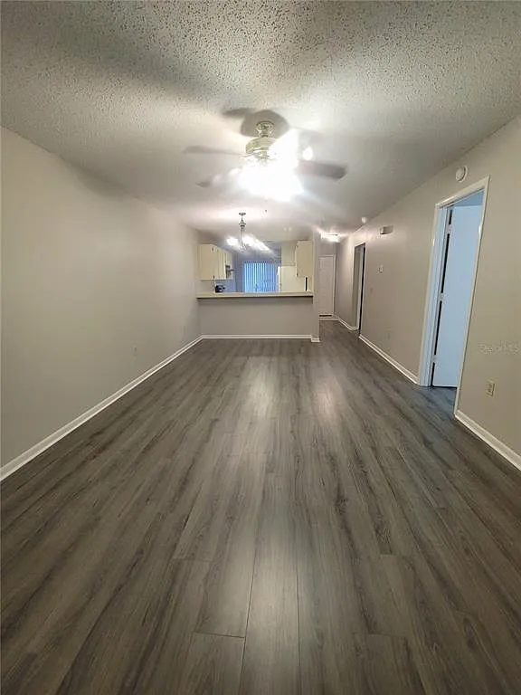 2 bed, 2.0 bath, 959 sqft, $1,475 — Photo 2