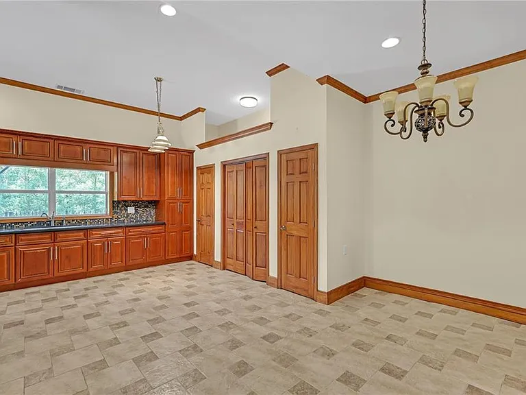 3602 Jones Mill Rd — Photo 5