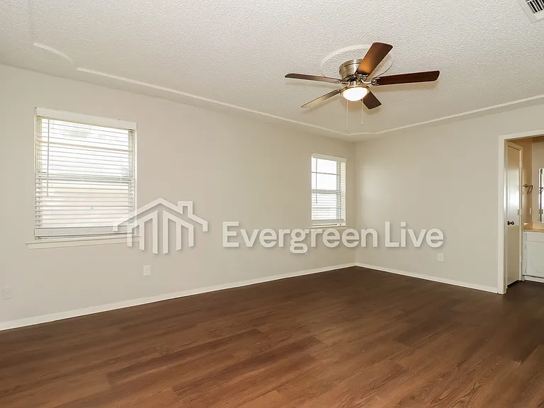 2417 Meadow Vw — Photo 13