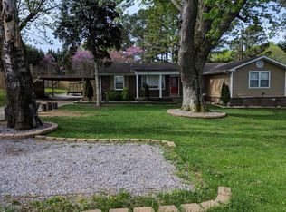 800 Rossview Rd, Clarksville, TN 37043